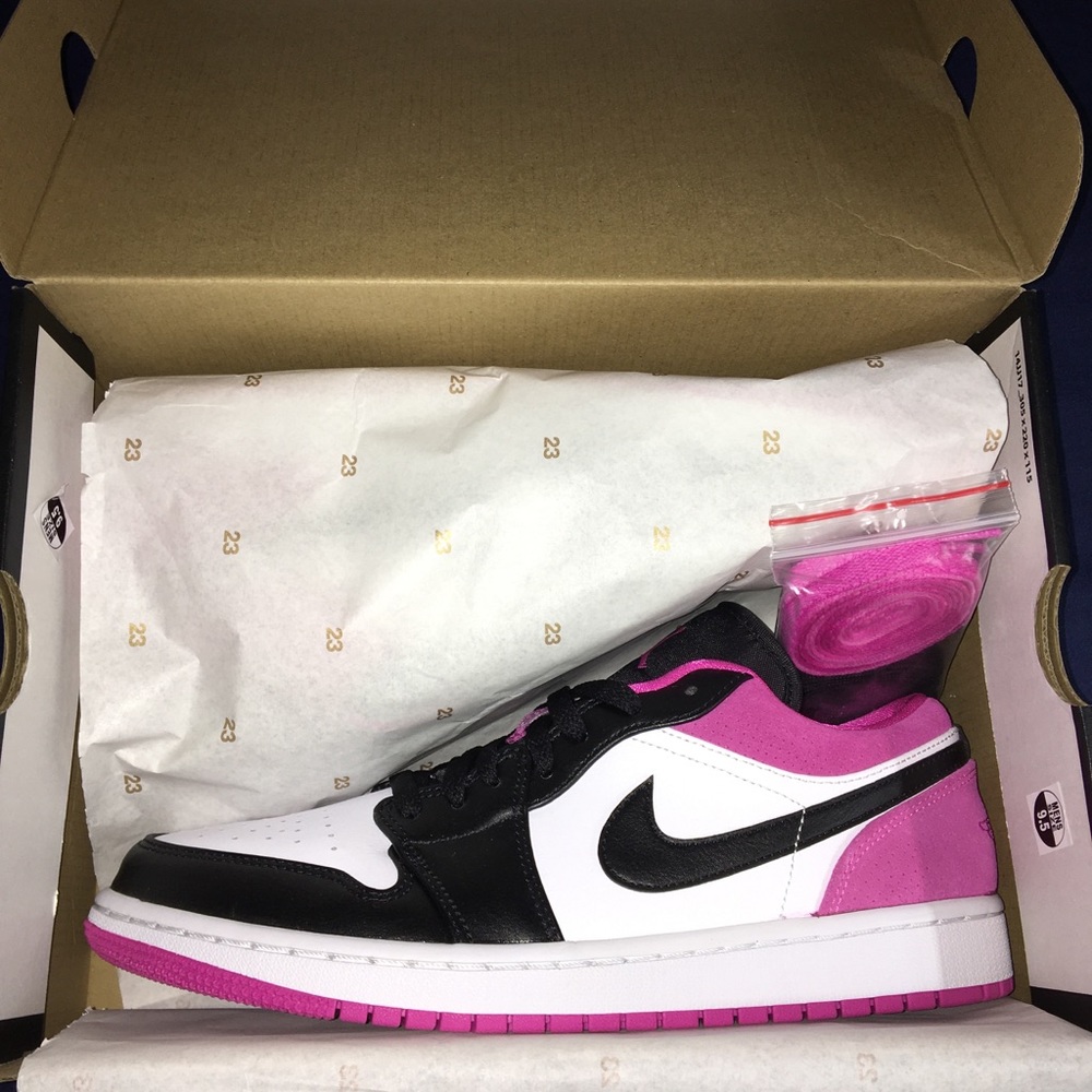 Air Jordan 1 Low - Picture 3 of 3